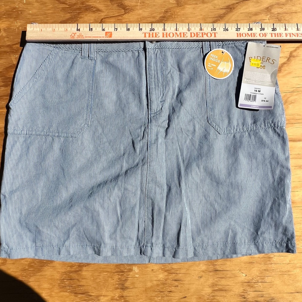 Riders by Lee Womens Midrise Skort Blue White Chambray Stripe Size 16 M NEW